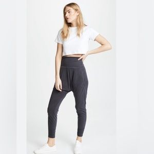 NWT FREE PEOPLE MOVEMENT GREY HAREM JOGGERS SIZE MEDIUM